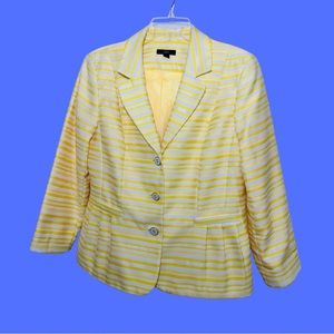 R & K Women’s Size 10 Silky Jacket 3/4 Sleeves w/Pockets